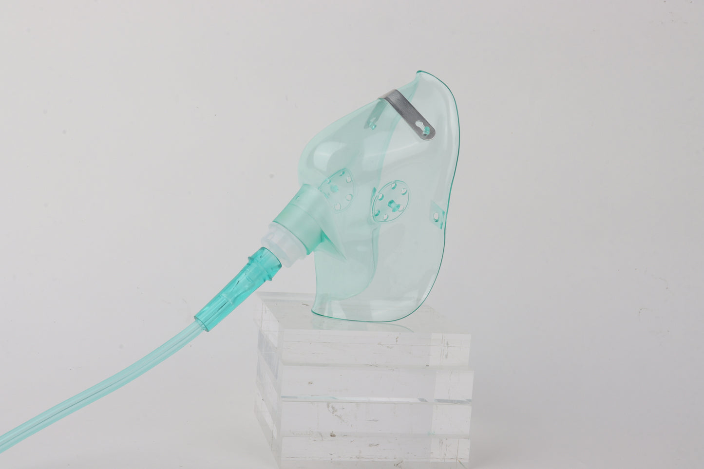 Disposable oxygen mask