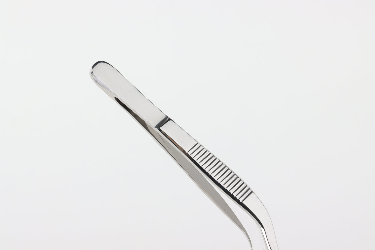 Gun-shaped forceps