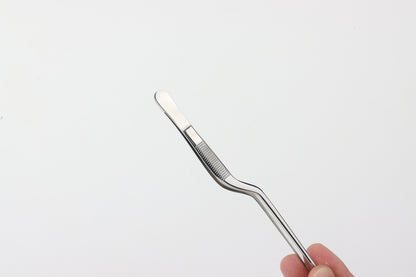 Gun-shaped forceps