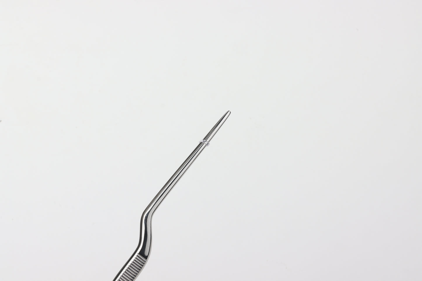 Gun-shaped forceps