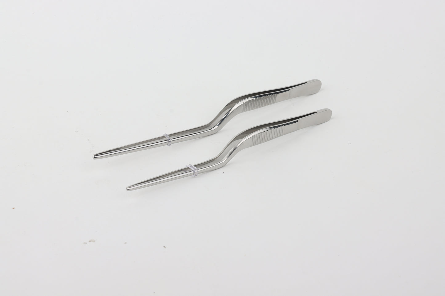 Gun-shaped forceps