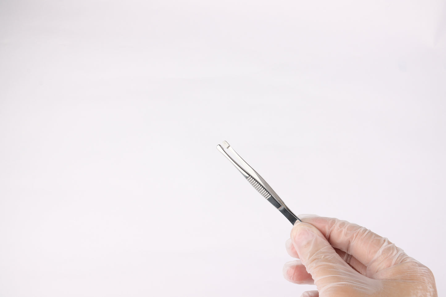 Eyelash tweezers