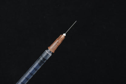 One milliliter sterile syringe screw top flat mouth