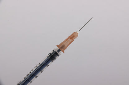 One milliliter sterile syringe screw top flat mouth