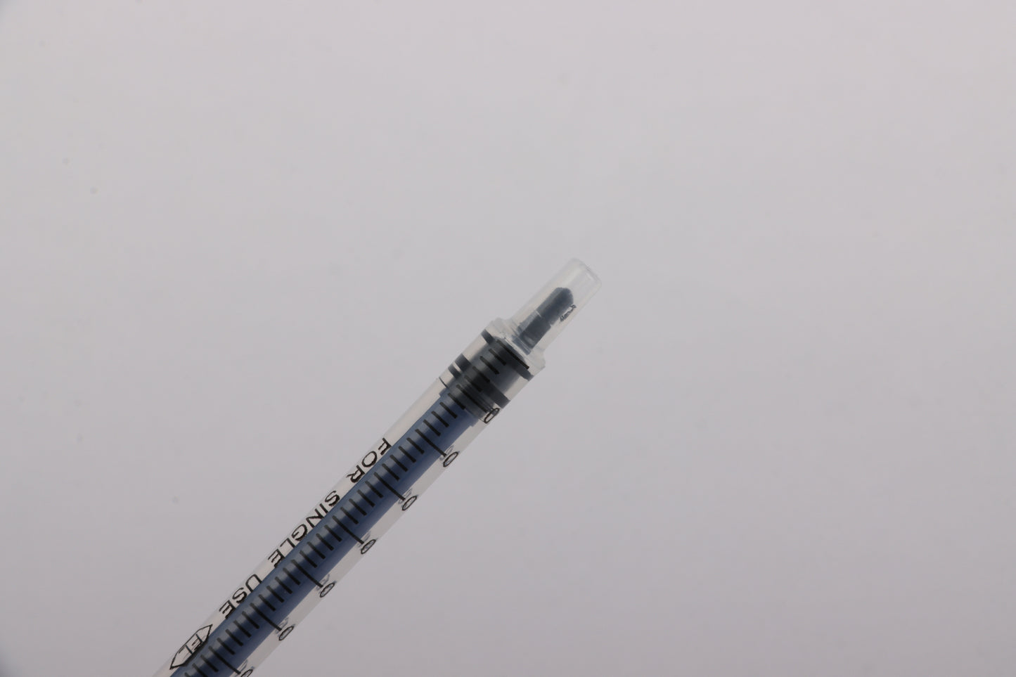 One milliliter sterile syringe screw top flat mouth