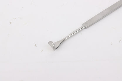 Eyelid retractor